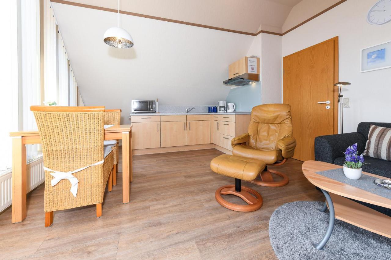 Ferienwohnungen Haus Sternenlicht Esens Exterior foto